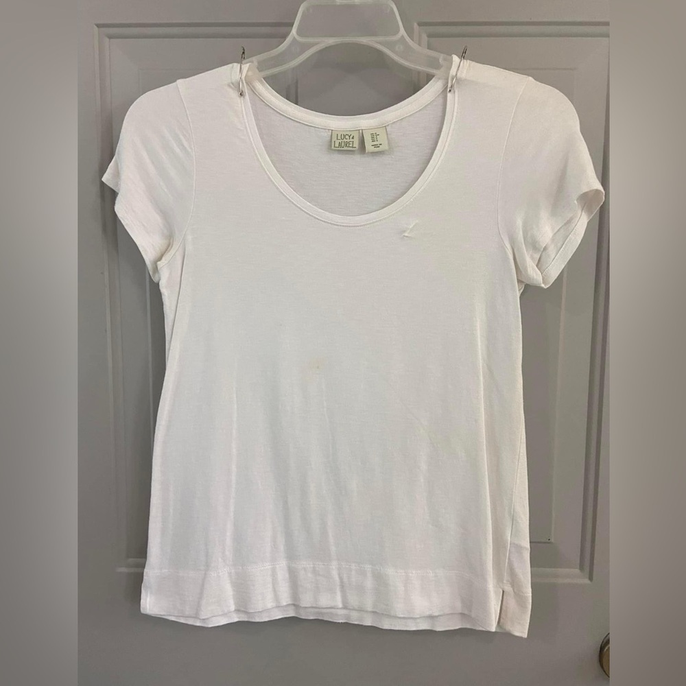 Lucy & Laurel white T-shirt size small